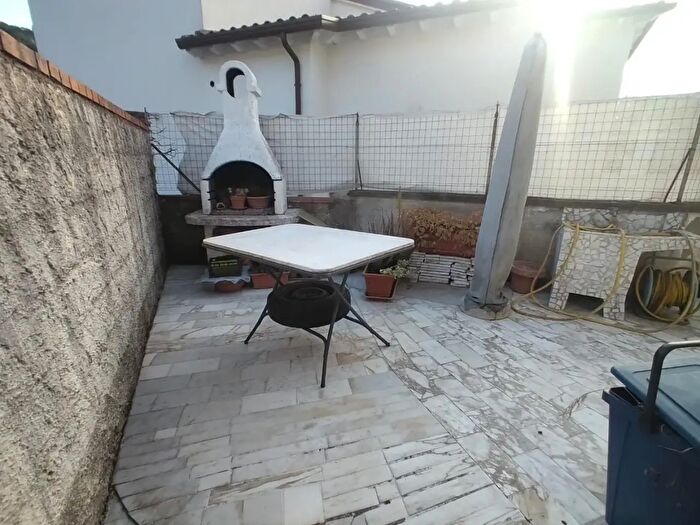 Casa trilocale in vendita in Carrara