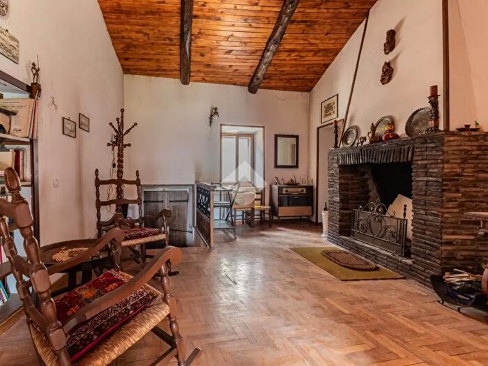 Appartamento trilocale in vendita in Via del Salvatore, Mazzano Romano