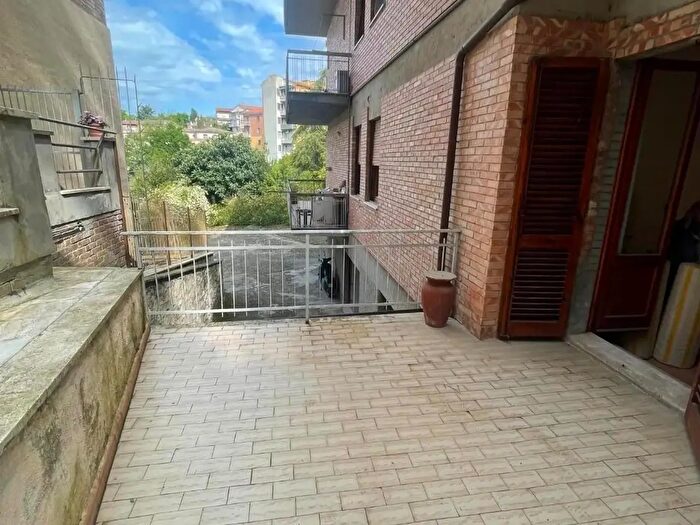 Appartamento quadrilocale in vendita in Siena