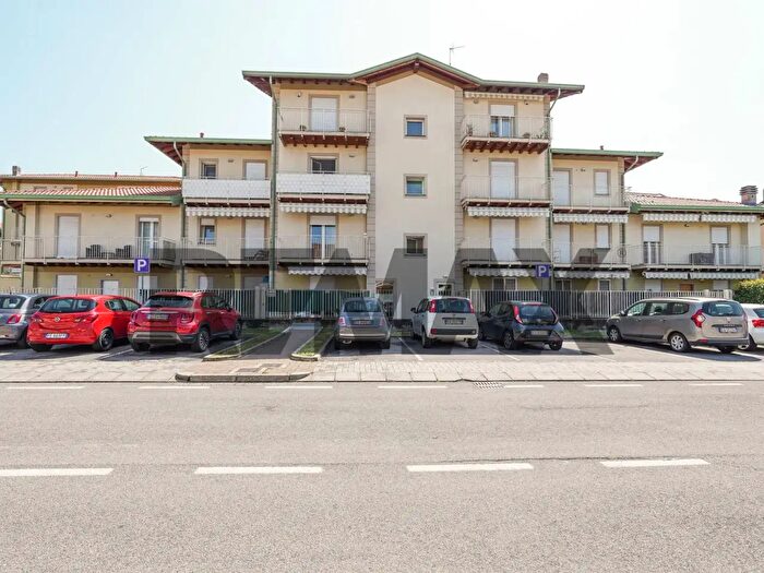 Appartamento quadrilocale in vendita in Brembate Di Sopra