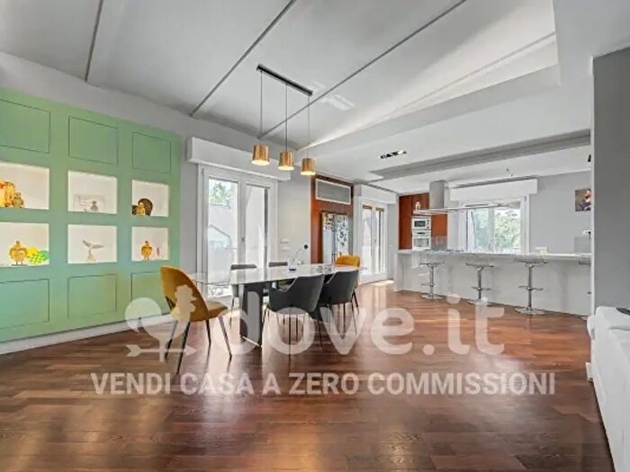 Appartamento trilocale in vendita in Via Gaetano Donizetti, Trezzano Sul Naviglio