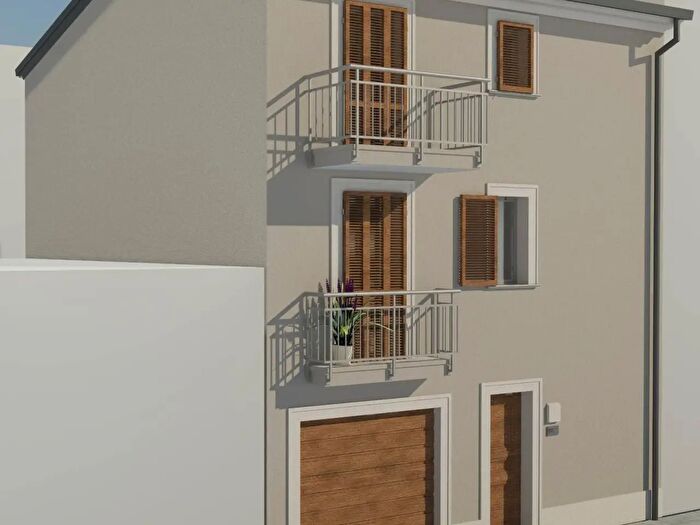 Casa con 6 locali in vendita in Via Gentili Snc, Porto San Giorgio