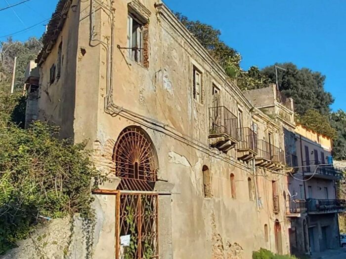 Casa con 6 locali in vendita in PRESSI SVINCOLO GAZZI, Bordonaro Cumia, Messina