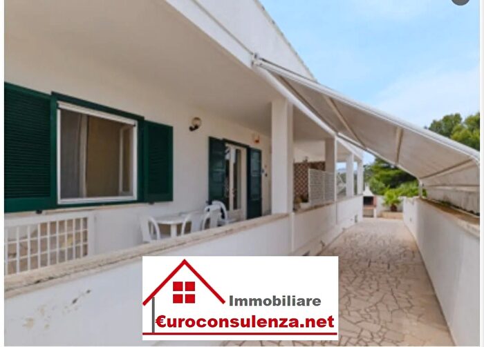 Appartamento con 10 locali in vendita in Via Cesenatico, Taviano