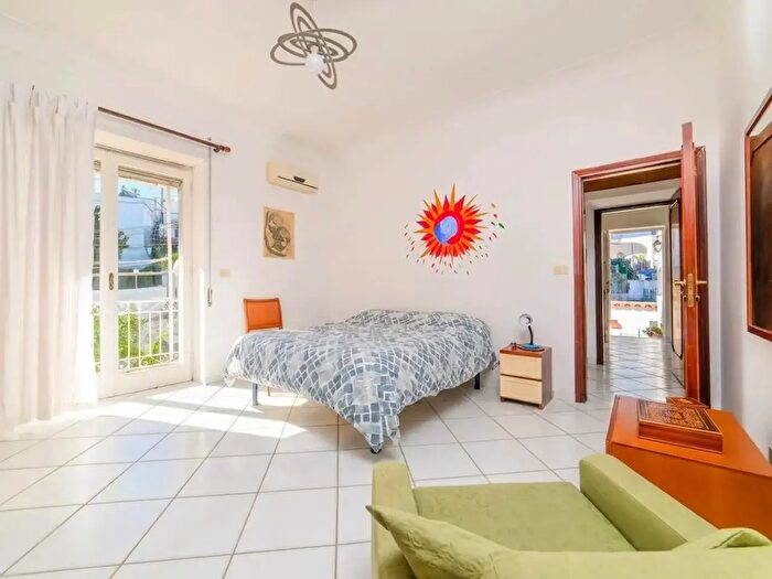 Appartamento con 7 locali in vendita in Capri