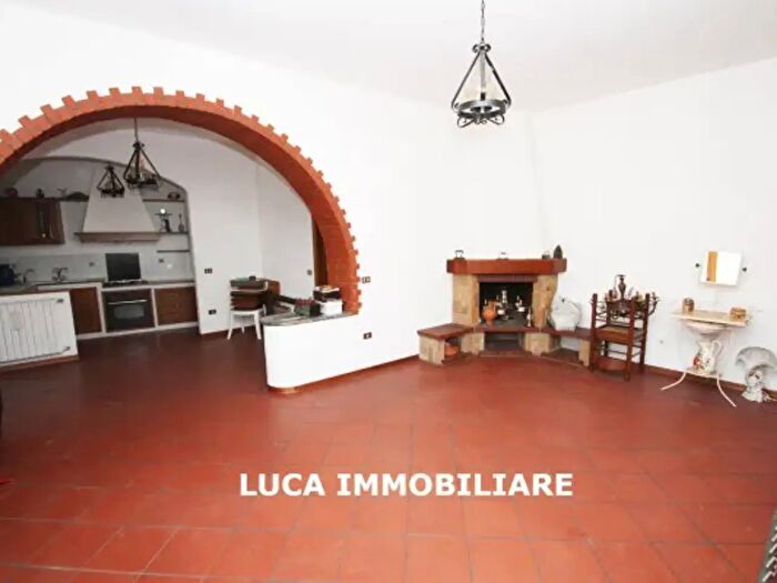 Casa con 6 locali in vendita in Piazza Aprile, Pieve A Nievole