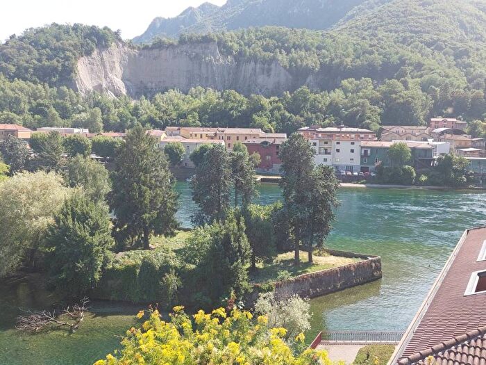 Casa quadrilocale in affitto in Via dellIsola, Pescarenico, Lecco