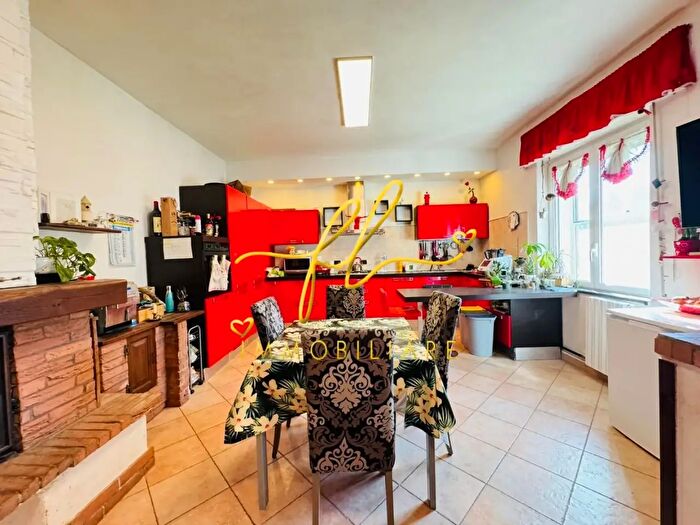 Appartamento con 5 locali in vendita in Collesalvetti