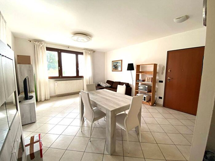 Appartamento trilocale in affitto in Via Fratelli Rosselli, Borgo A Buggiano, Buggiano