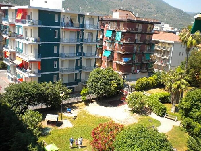 Appartamento bilocale in affitto in Borghetto Santo Spirito