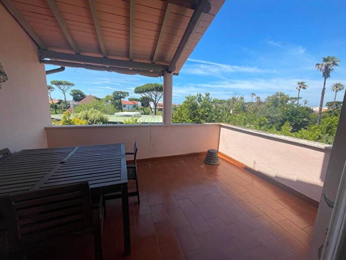 Appartamento quadrilocale in affitto in Viale Nettuno, Fregene, Fiumicino