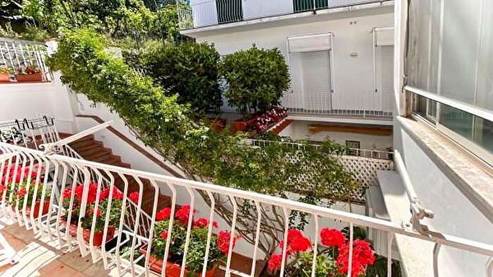 Appartamento bilocale in vendita in Capri