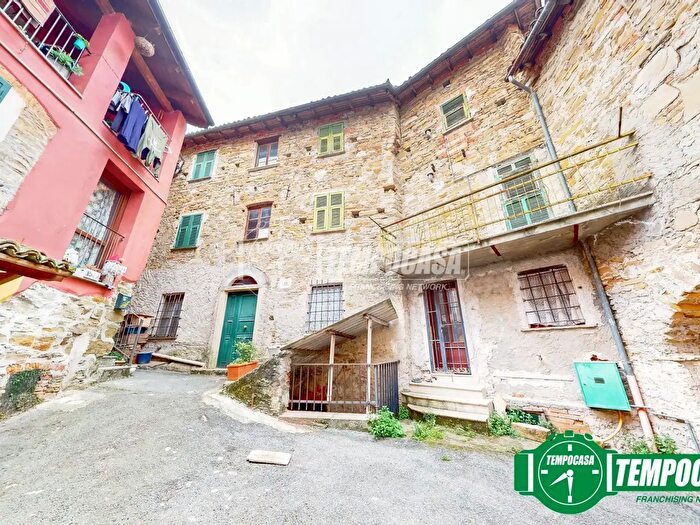 Casa con 5 locali in vendita in Via Benso Domenico, Mornese