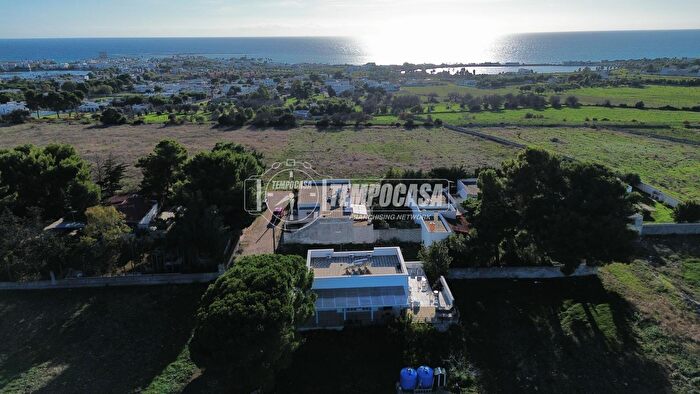 Appartamento con 5 locali in vendita in Via Montecarlo, Porto Cesareo