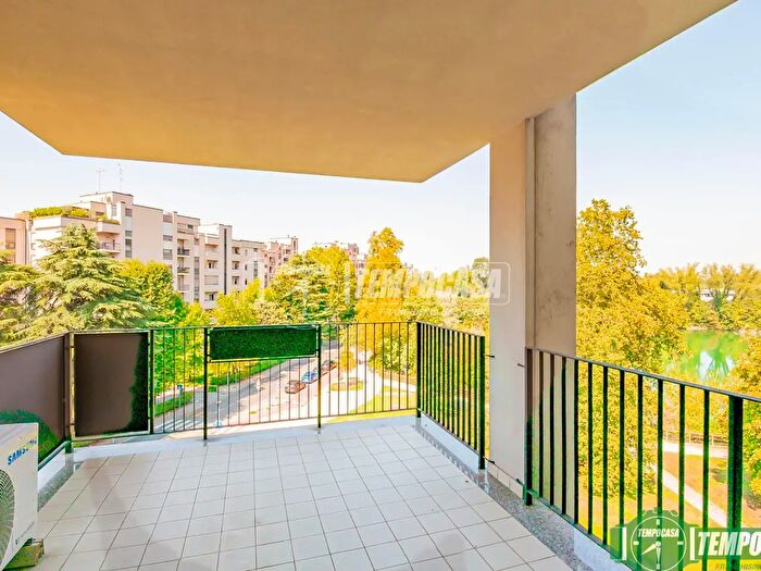 Appartamento trilocale in vendita in Via Europa, San Donato Milanese