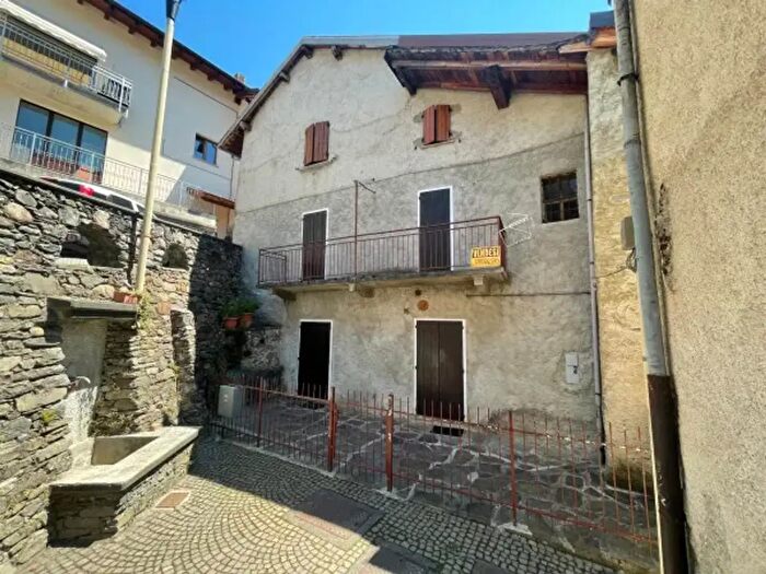 Casa trilocale in vendita in Località Campoerbolo, Morbegno