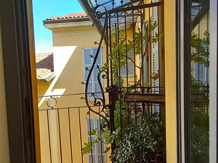 Appartamento trilocale in affitto in Via Festa del Perdono, Missori, Milano