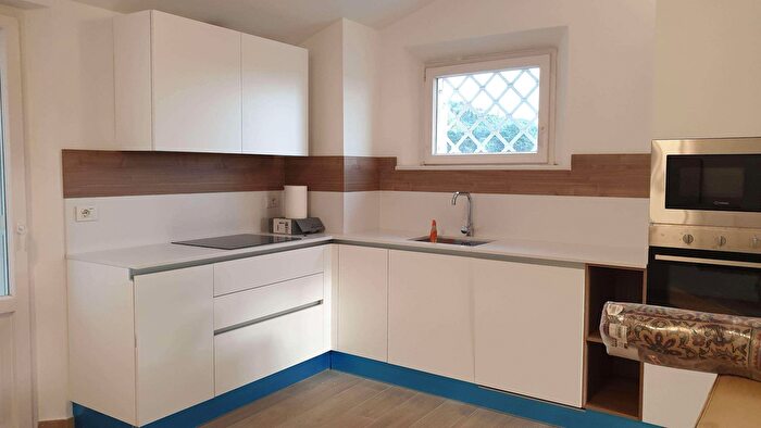 Appartamento con 5 locali in vendita in Via dei Salesiani, Pietrasanta