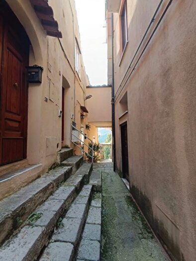 Appartamento con 8 locali in vendita in Lagonegro, Lagonegro