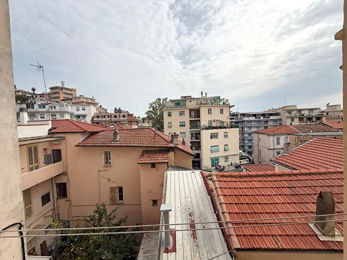 Appartamento bilocale in vendita in Via Val del Ponte, Sanremo