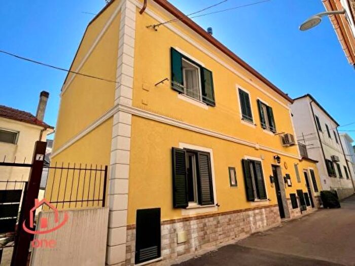 Appartamento trilocale in vendita in Via Giovanni Basile, Castellabate