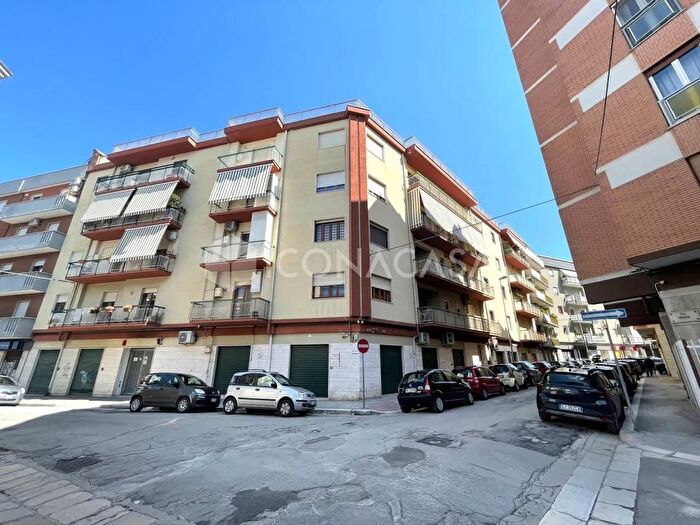 Appartamento quadrilocale in vendita in Via Pasubio, Andria