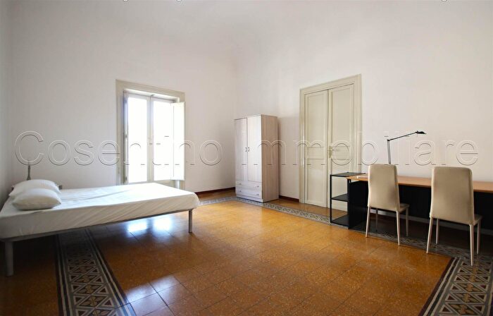 Appartamento con 5 locali in affitto in Palermo