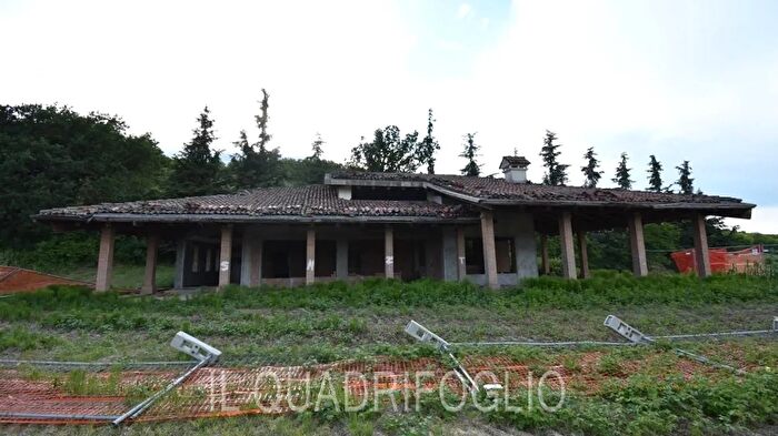 Casa con 9 locali in vendita in Via San Mamante, Cesena