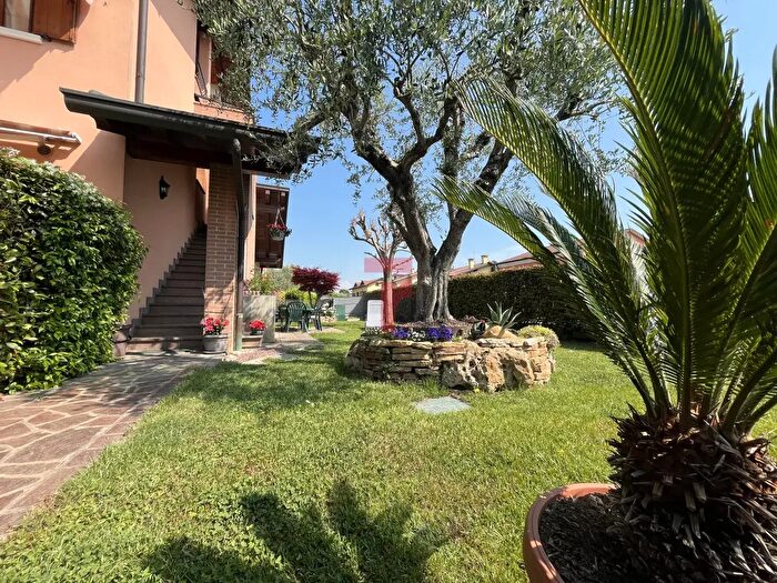 Appartamento con 5 locali in vendita in Via Fabrizio De Andrè, Limena