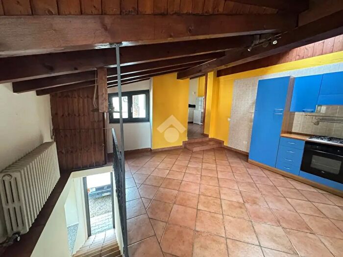 Appartamento trilocale in vendita in Via Vittorio Veneto, Vaprio DAgogna