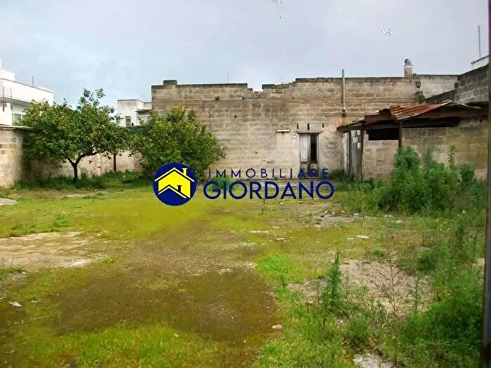 Casa con 7 locali in vendita in Via Machiavelli, Squinzano