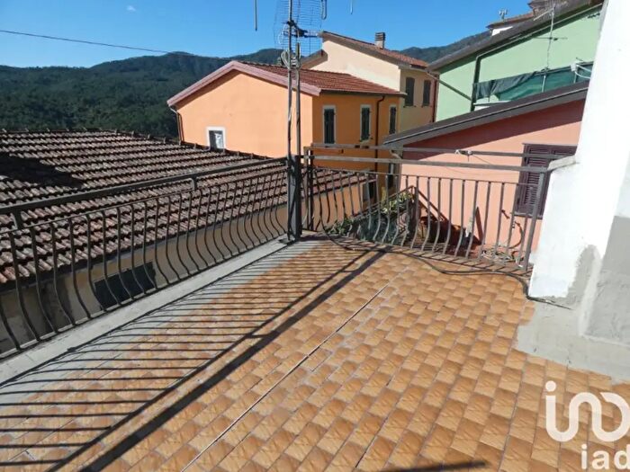 Appartamento con 6 locali in vendita in Via Paganini, Carro