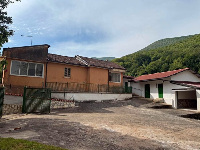 Casa con 5 locali in vendita in Via Collevento, Castro Dei Volsci