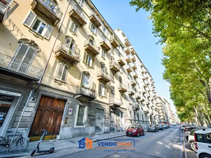 Appartamento trilocale in vendita in Corso Regina Margherita, Torino