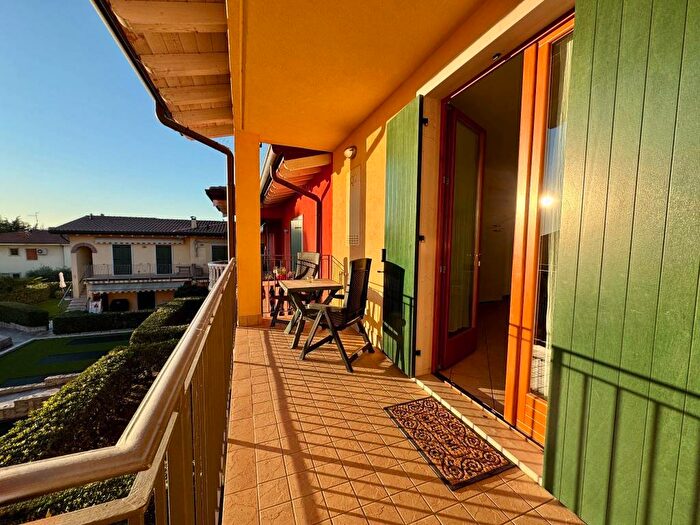 Appartamento trilocale in affitto in Vicolo Sagramose, Centro, Lazise