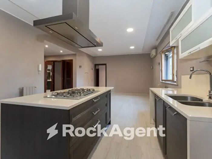 Appartamento con 5 locali in vendita in Via Sebastiano Catania, Catania