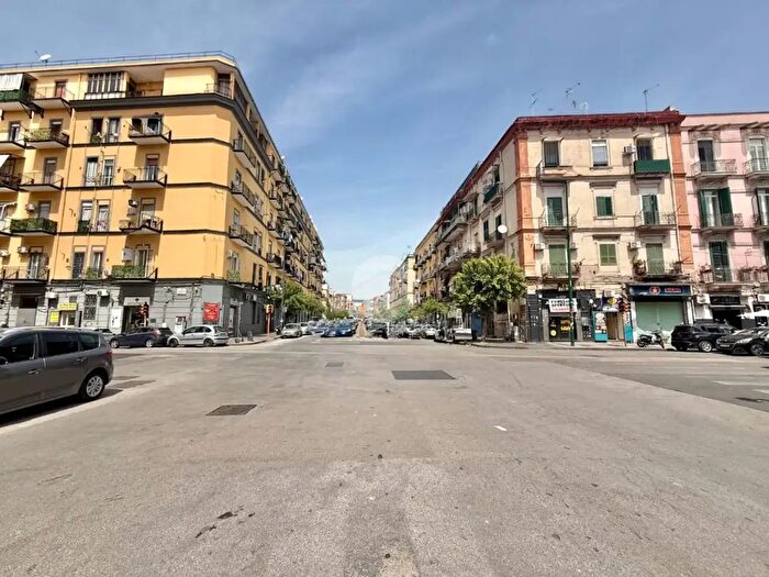 Appartamento monolocale in vendita in Via Sant Attanasio, Napoli