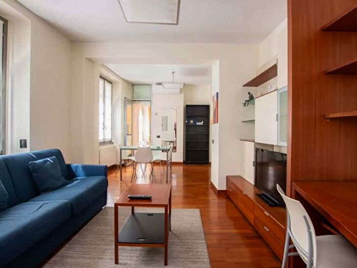 Appartamento bilocale in affitto in Via dei Fabbri, Carrobbio, Milano