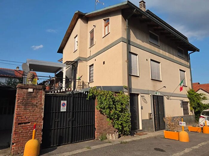 Case in Vendita e in Affitto - 3