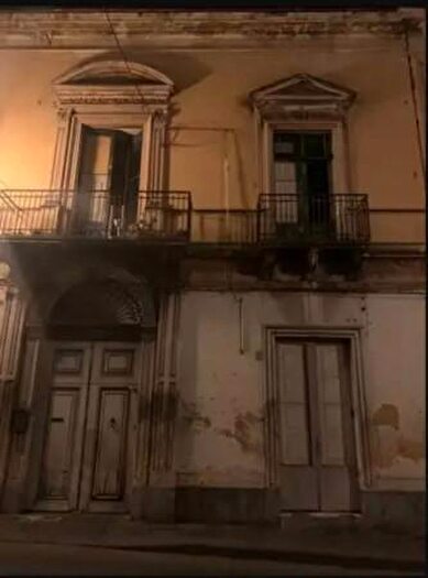 Casa con 6 locali in vendita in Via Callipoli, Giarre