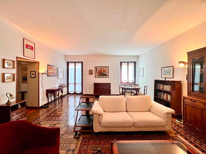 Appartamento trilocale in affitto in Via San Vitale, Veronetta, Verona