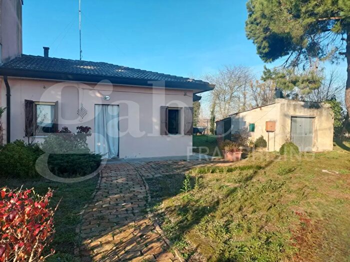 Casa con 5 locali in vendita in Rosolina