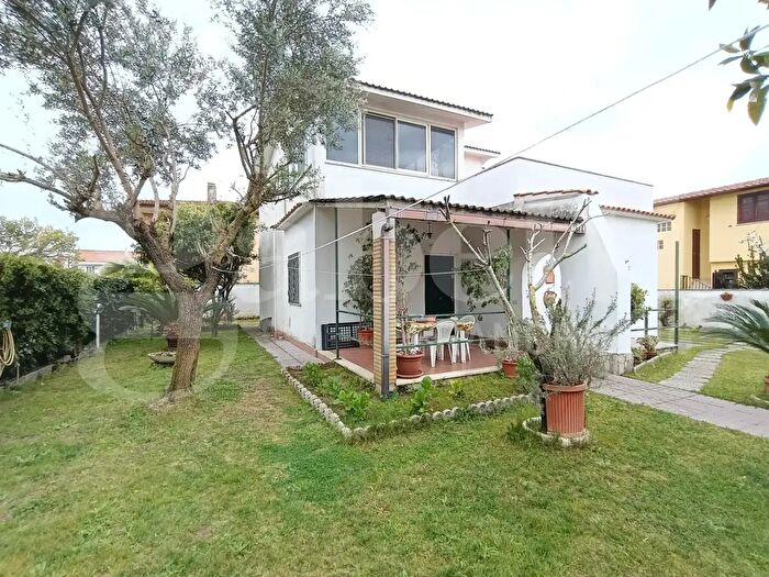 Casa con 5 locali in vendita in Via Ferrari, Anzio
