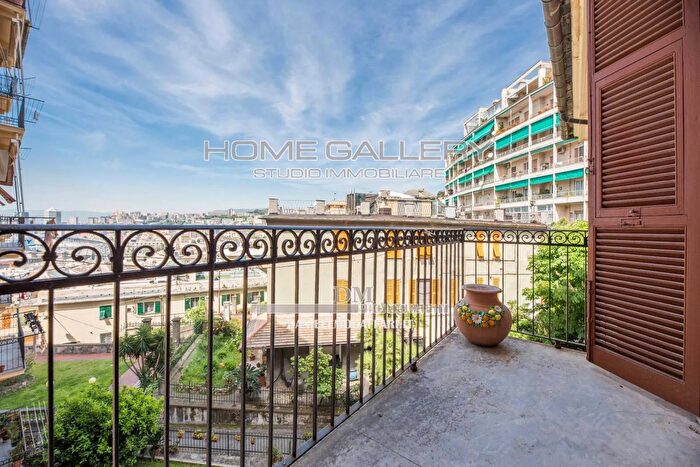 Appartamento con 5 locali in vendita in Corso Dogali, Genova