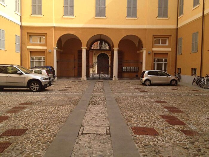 Appartamento bilocale in affitto in Via Ganaceto, Centro Storico, Modena