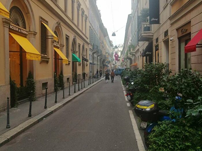 Casa quadrilocale in affitto in Scala Manzoni, Milano