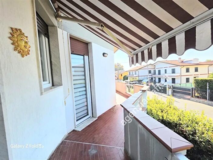 Appartamento quadrilocale in vendita in Massa