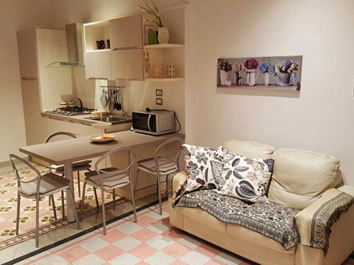 Appartamento trilocale in affitto in Via Giuseppe Mazzini, Centro Storico, Perugia