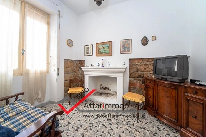 Casa con 7 locali in vendita in Via Umberto I, Berchidda