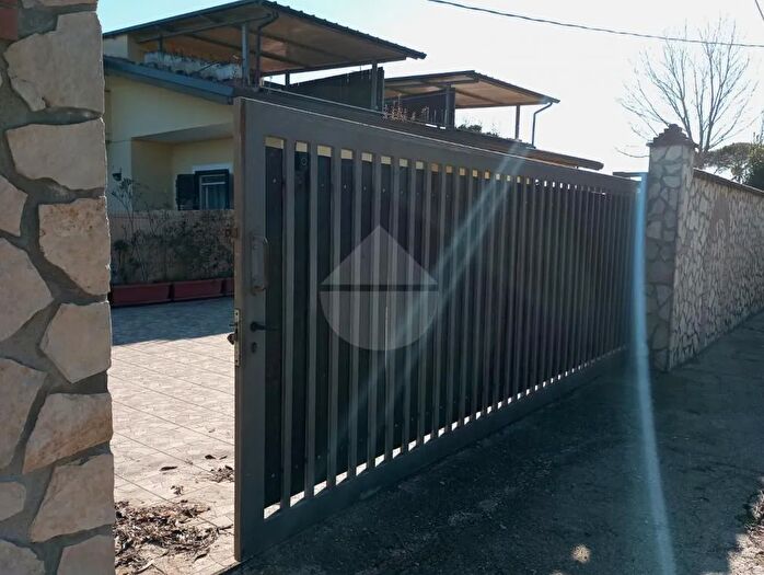 Appartamento con 5 locali in affitto in Minturno